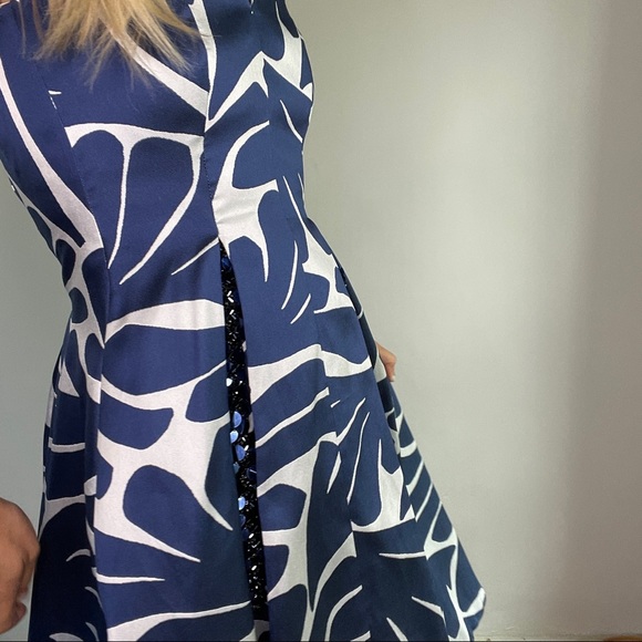 Talbot Runhof - Picture 5 of 11